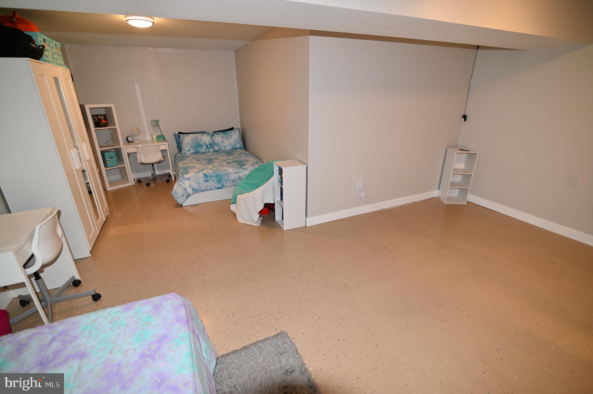 CHRISTOPHER POINTE - Residential