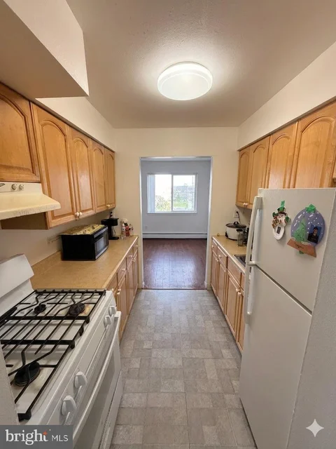 6 Pine Ln, East Windsor, NJ MLS: NJME2074408