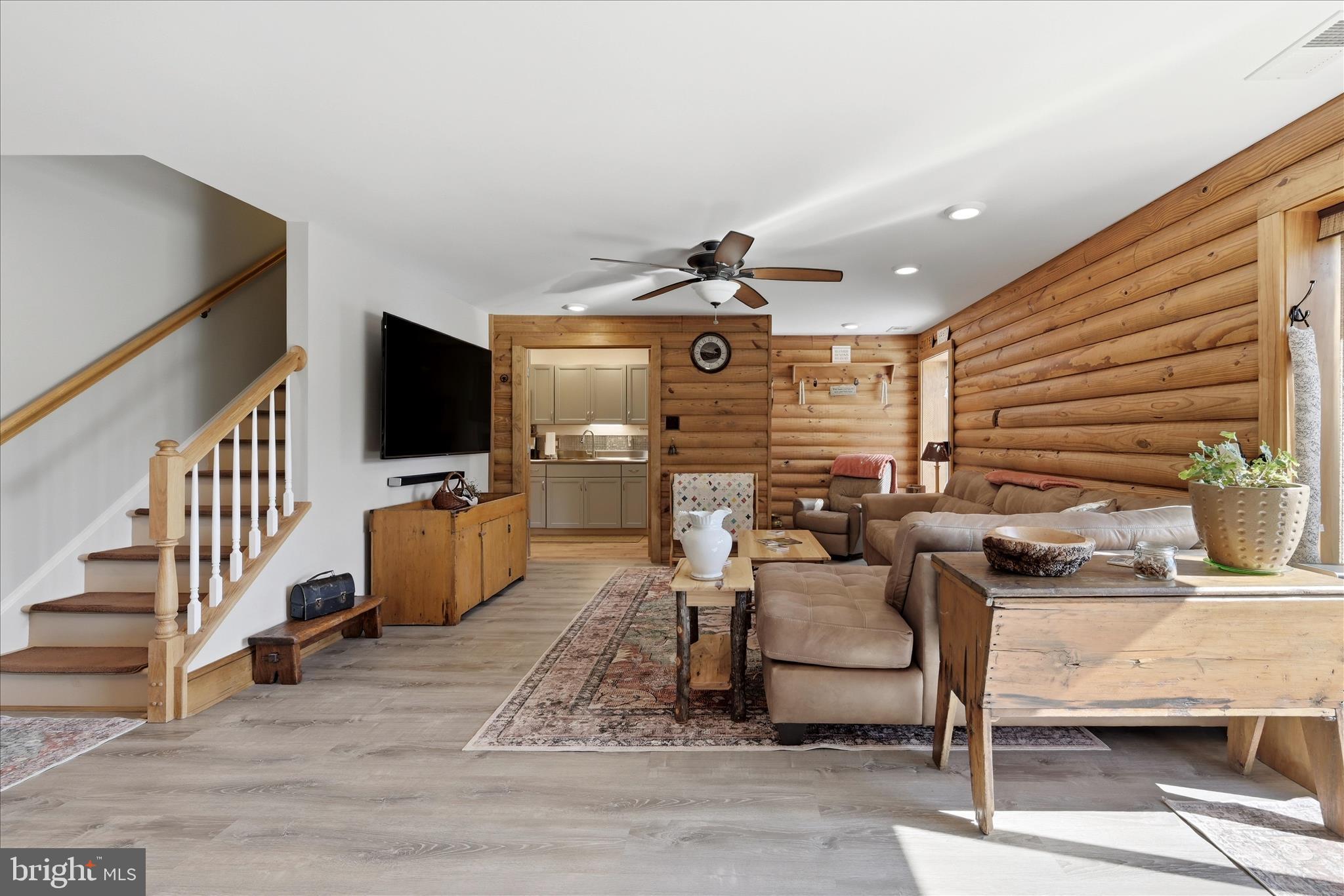 LAKE HOLIDAY ESTATES - Residential
