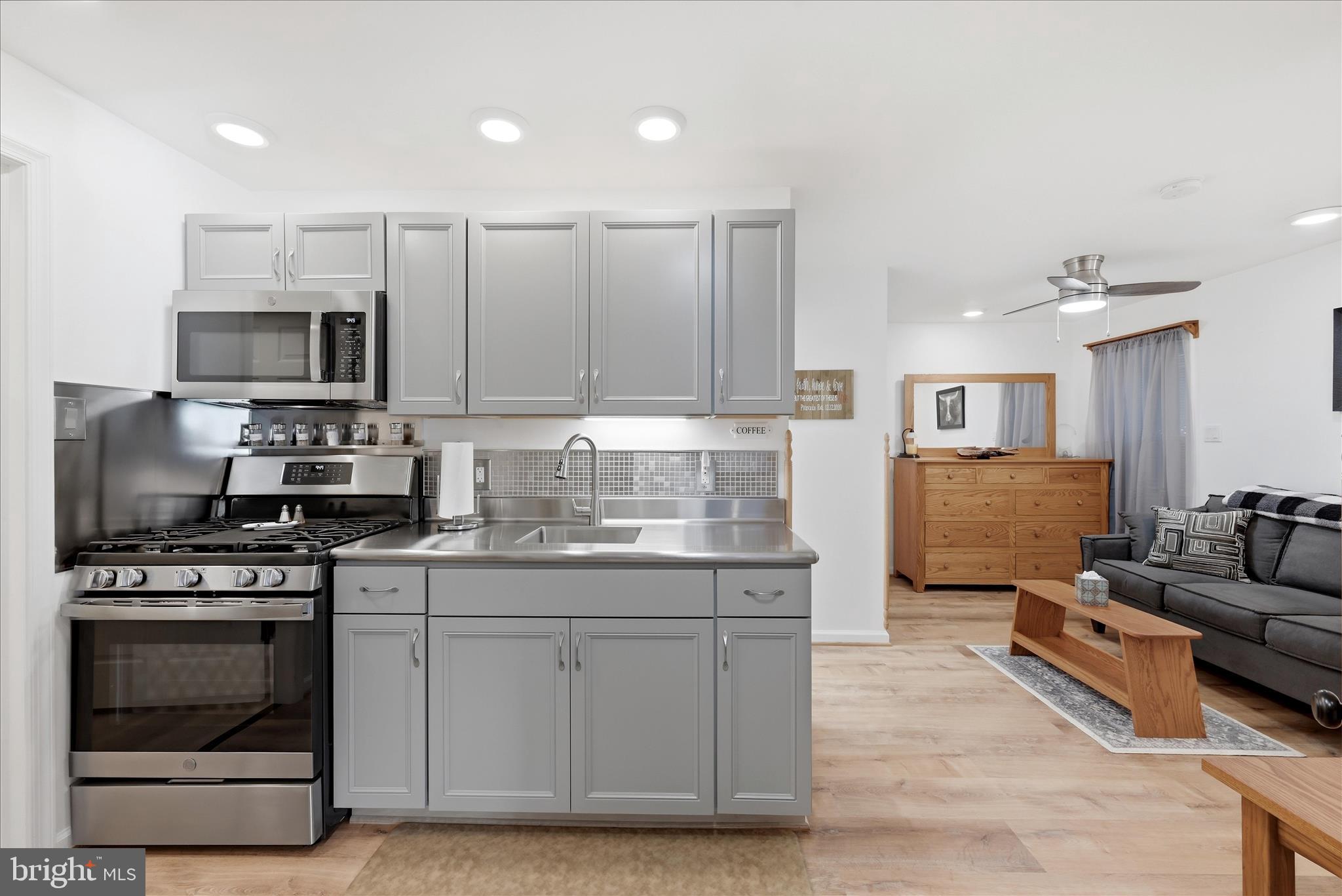 LAKE HOLIDAY ESTATES - Residential