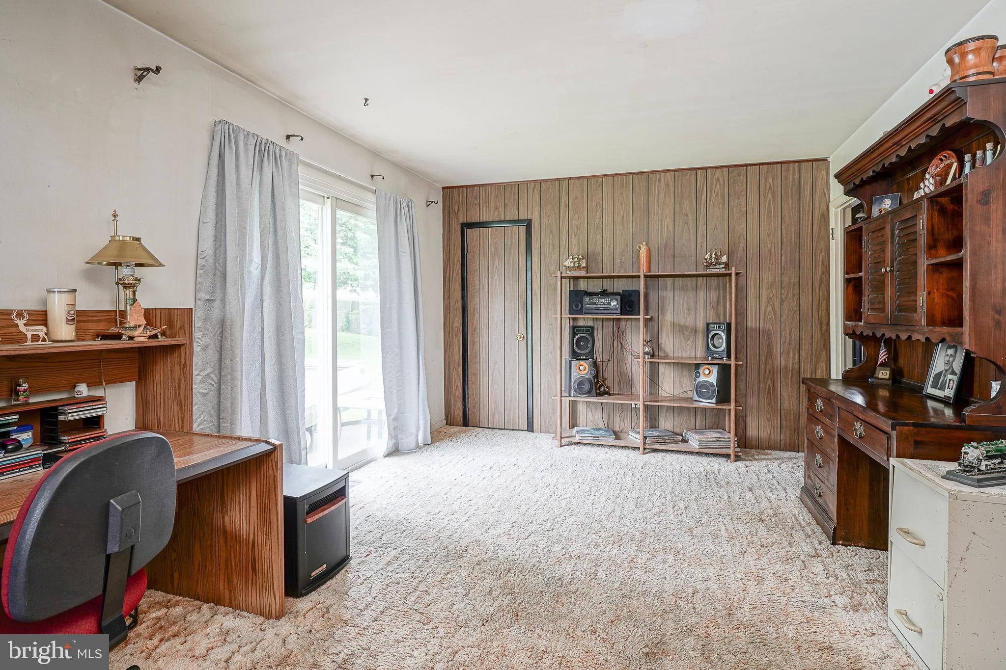 1103 LAUREL ROAD
