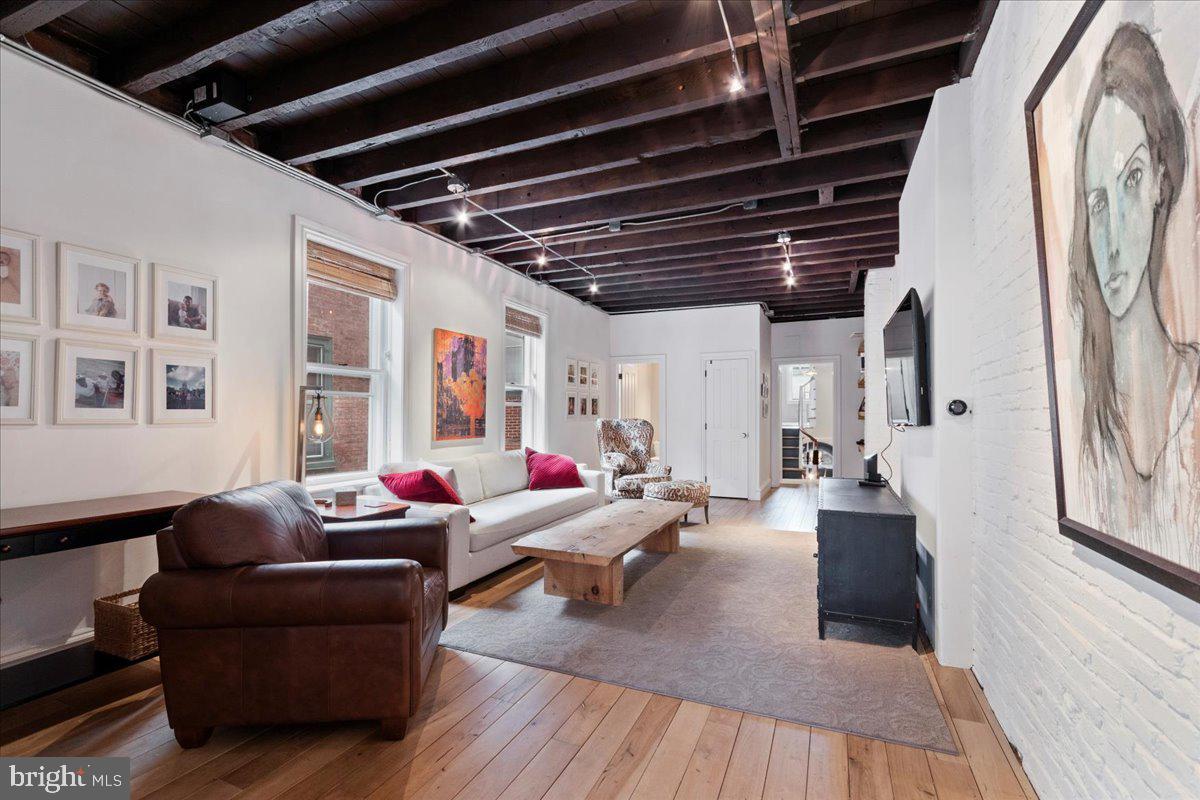 ART MUSEUM AREA - Residential