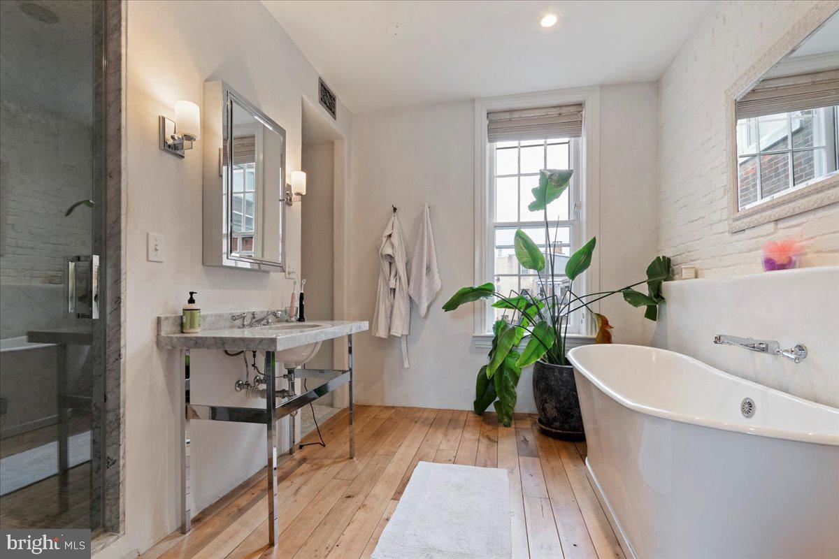 ART MUSEUM AREA - Residential