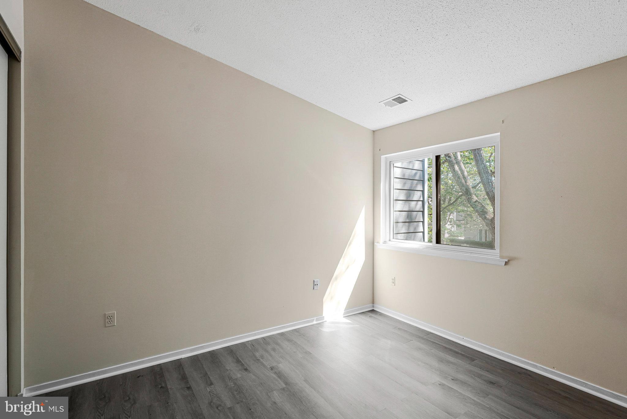 VILLA RIDGE CONDOMINIUMS - Residential Lease