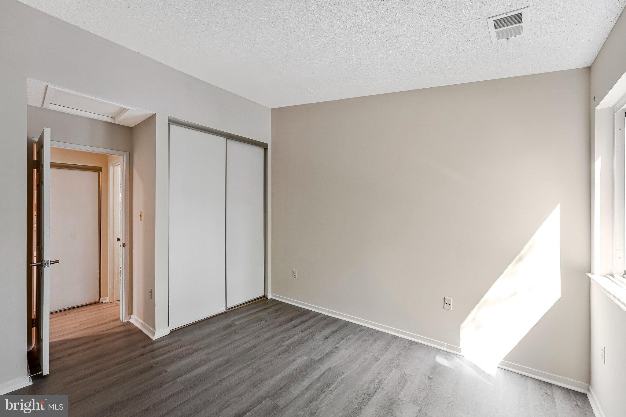 VILLA RIDGE CONDOMINIUMS - Residential Lease