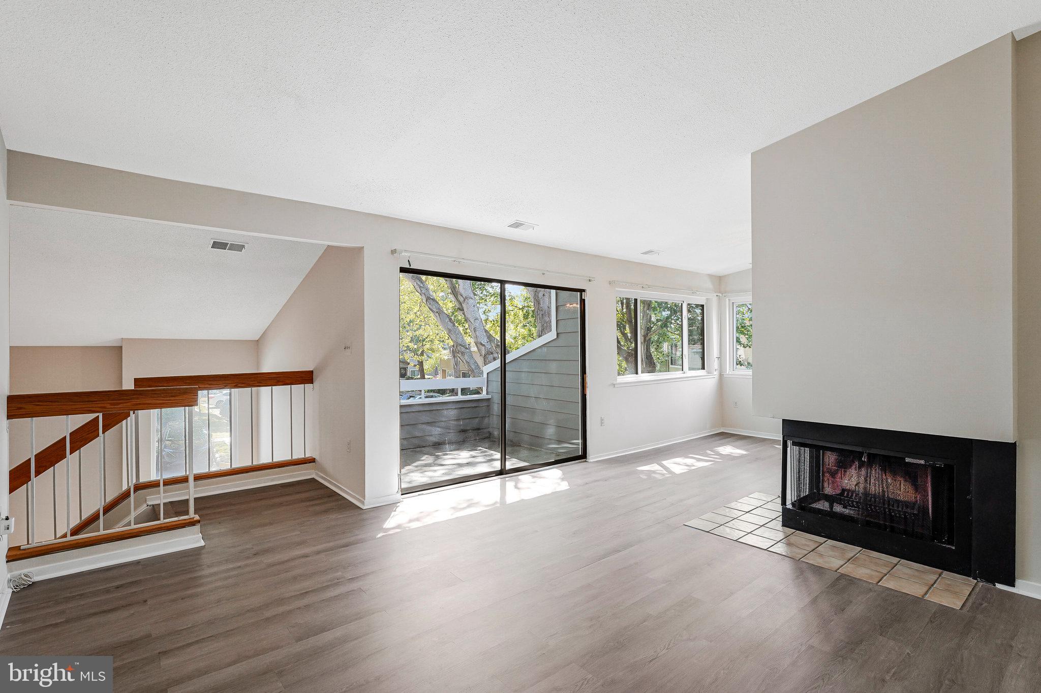 VILLA RIDGE CONDOMINIUMS - Residential Lease