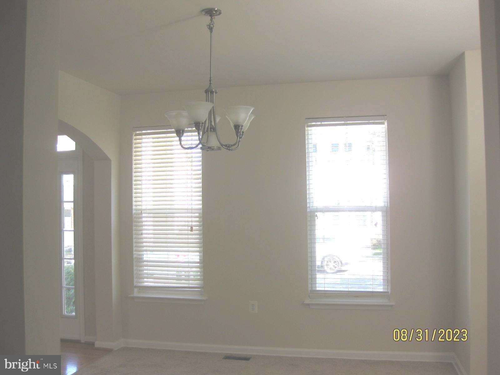 HUNTFIELD - Residential Lease