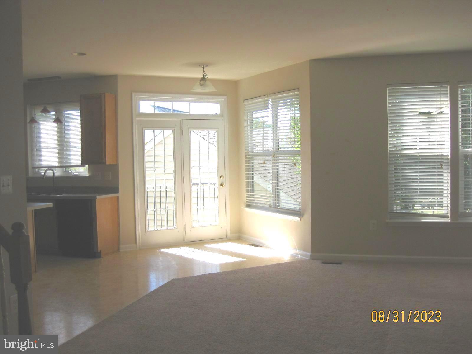 HUNTFIELD - Residential Lease