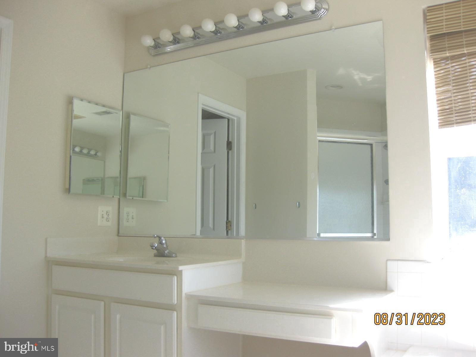 HUNTFIELD - Residential Lease