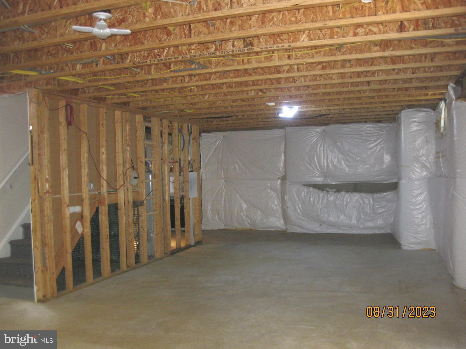 HUNTFIELD - Residential Lease