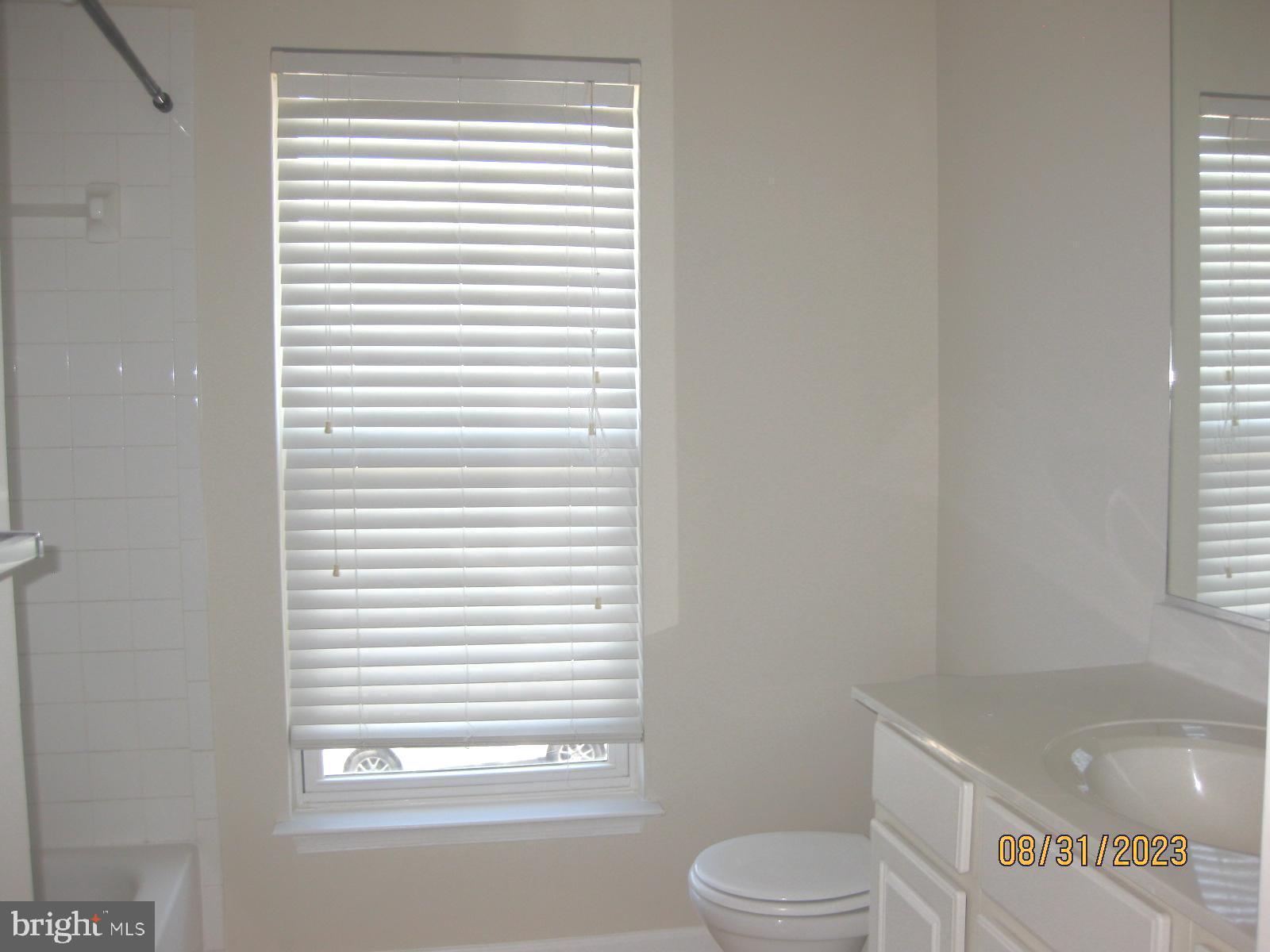 HUNTFIELD - Residential Lease