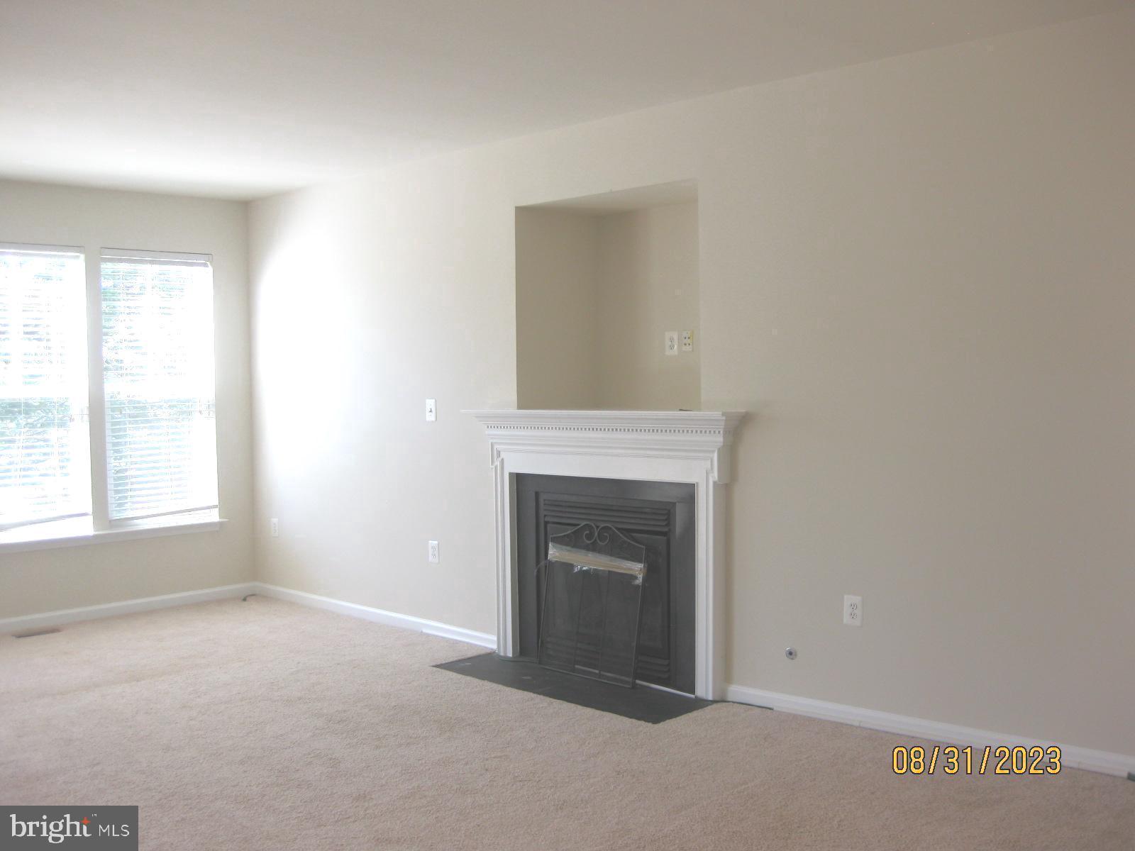 HUNTFIELD - Residential Lease