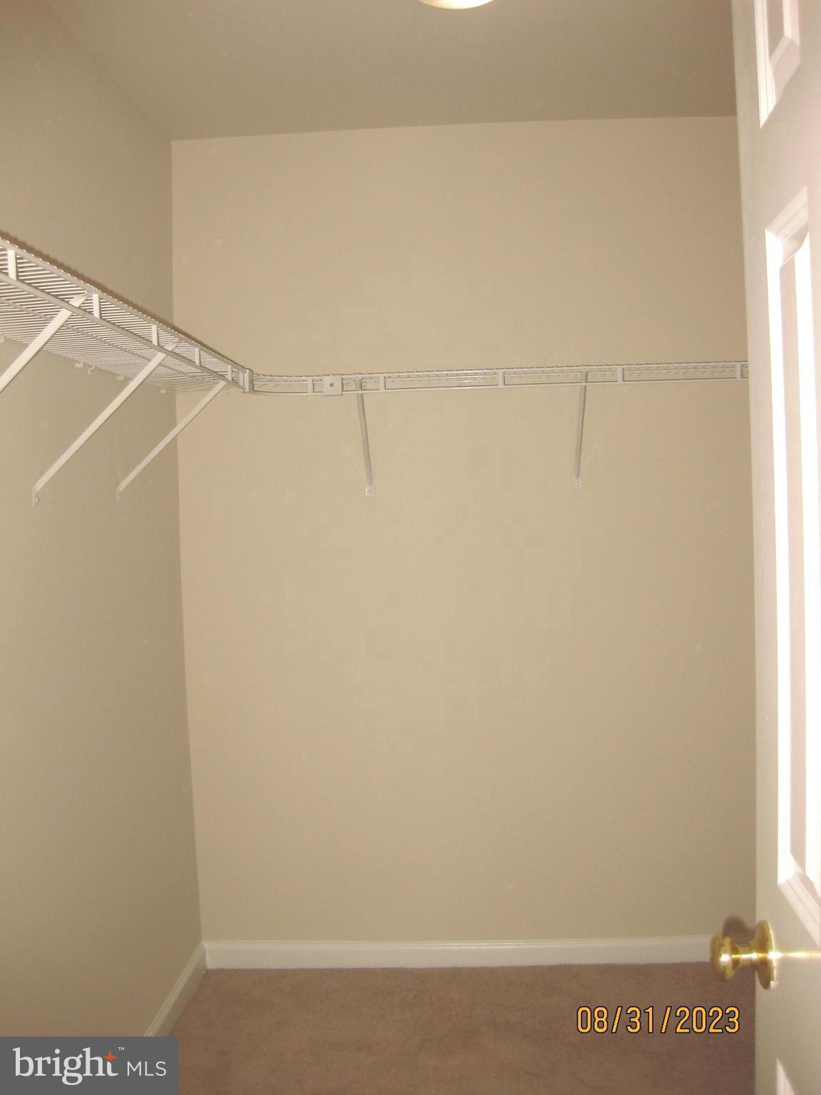 HUNTFIELD - Residential Lease