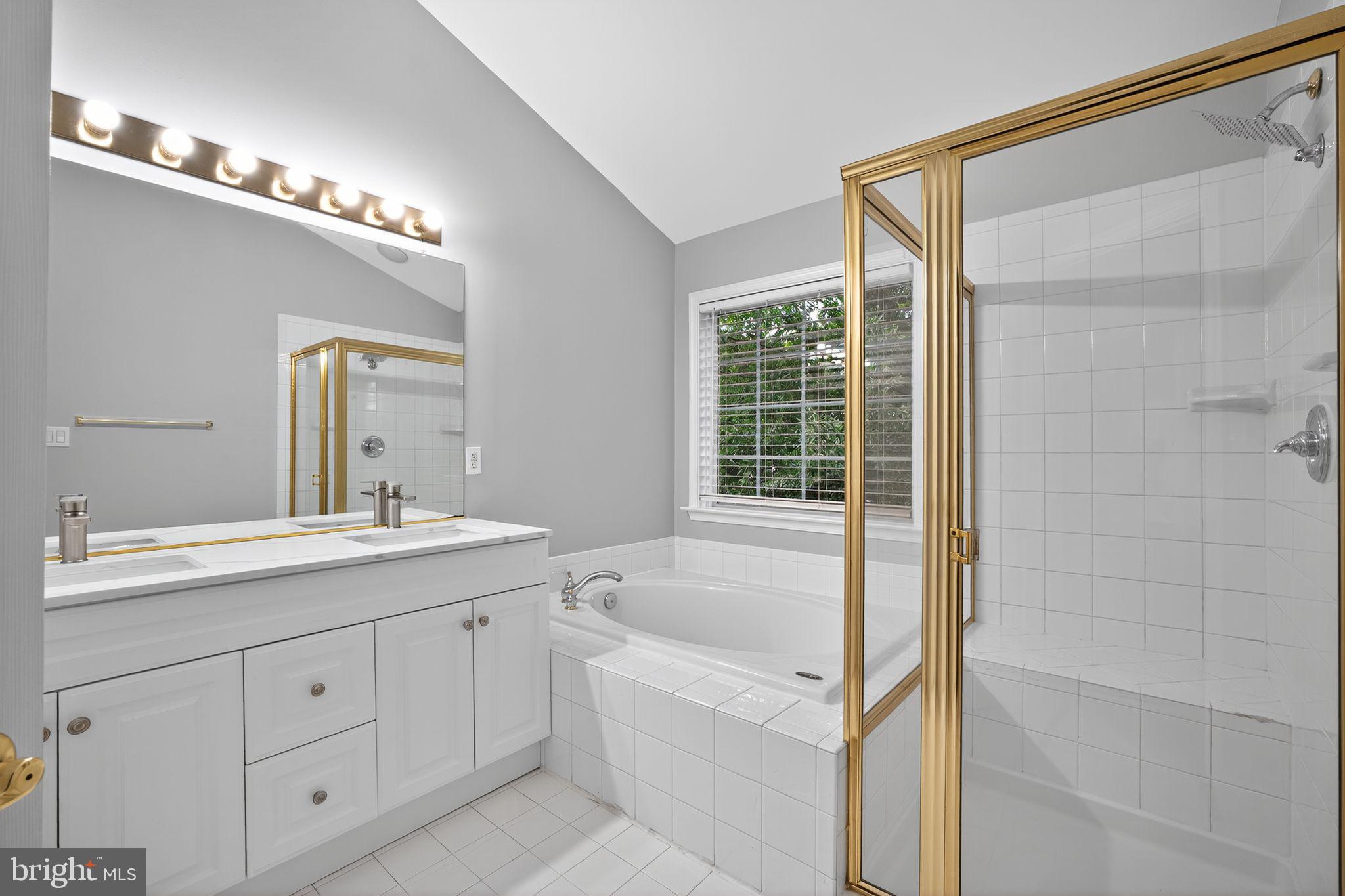 ROCKLAND VILLAGE - Residential Lease