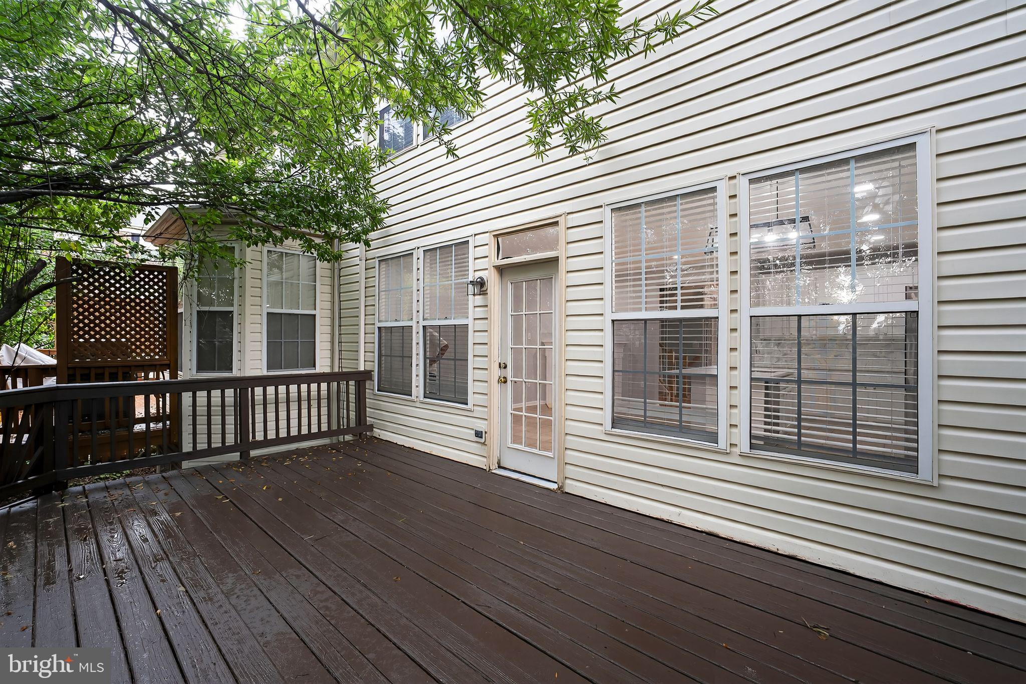 ROCKLAND VILLAGE - Residential Lease