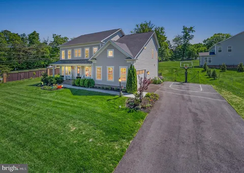 3139 Silvan Woods Drive, Fairfax, VA MLS: VAFX2235994