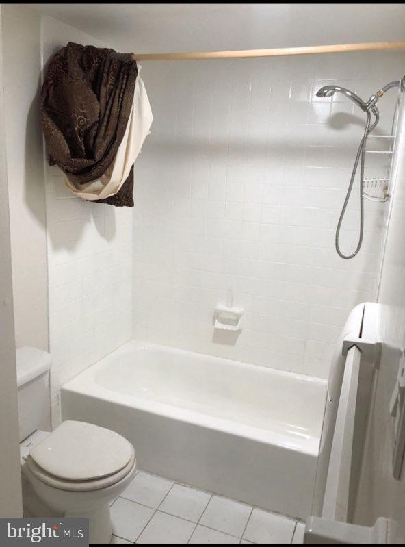 CHELSEA WOODS-PHASE 3> - Residential Lease