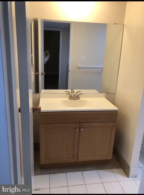 CHELSEA WOODS-PHASE 3> - Residential Lease