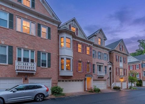 2310 N VAN BUREN COURT N ARLINGTON VA 22205