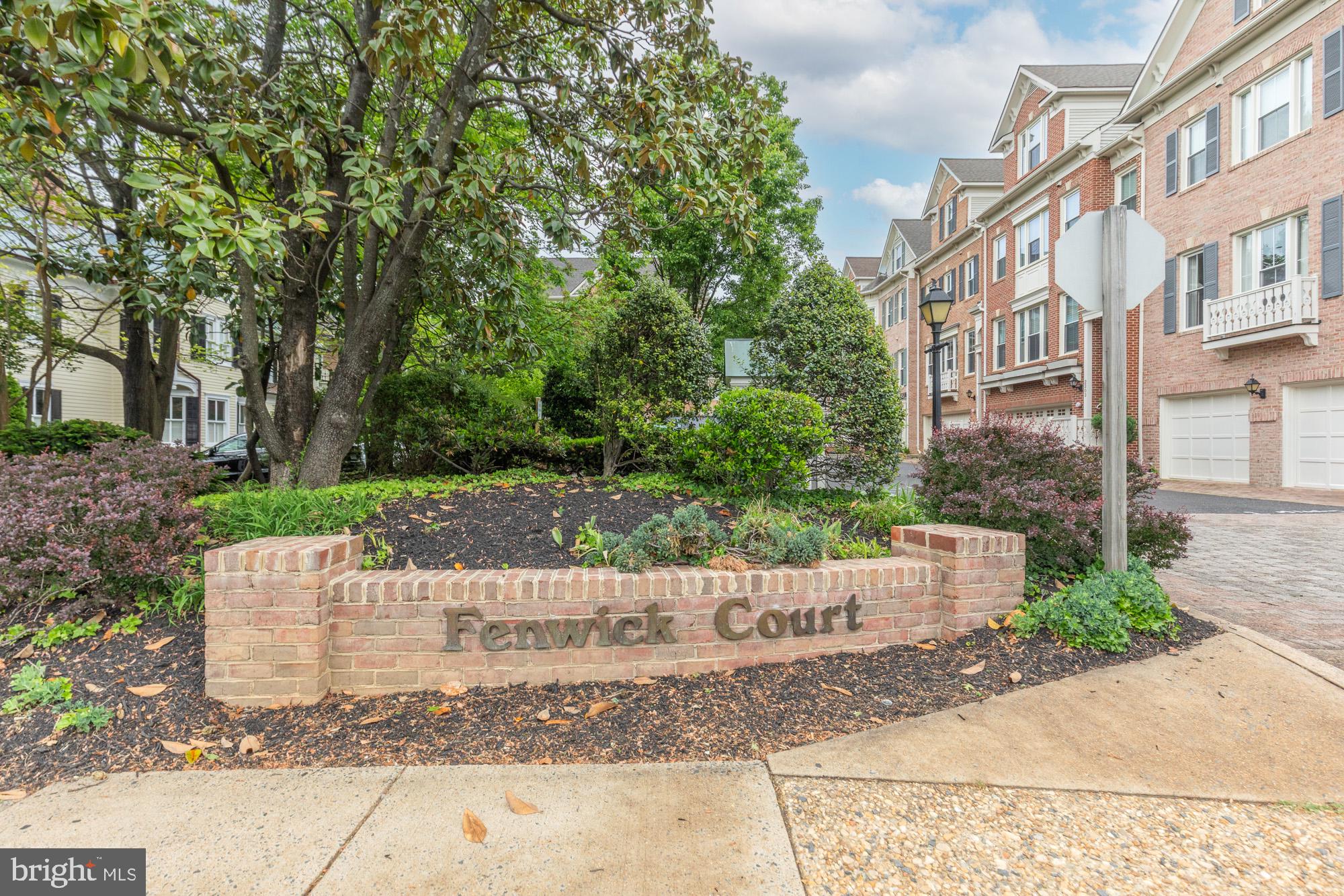 2310 N VAN BUREN COURT N