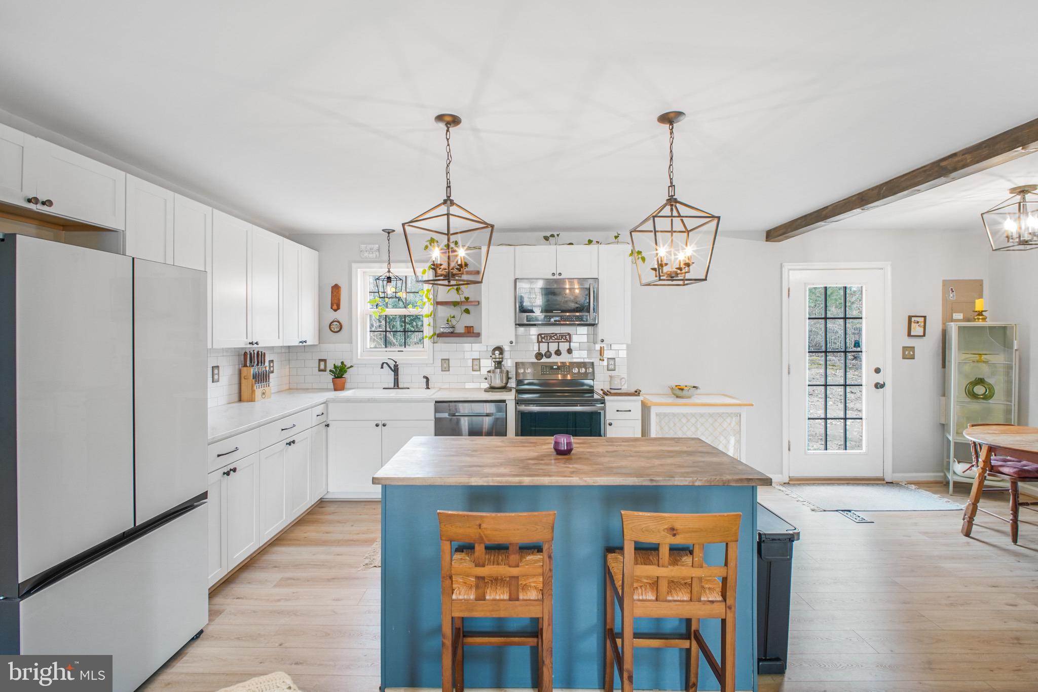 LAKE CAROLINE - Residential