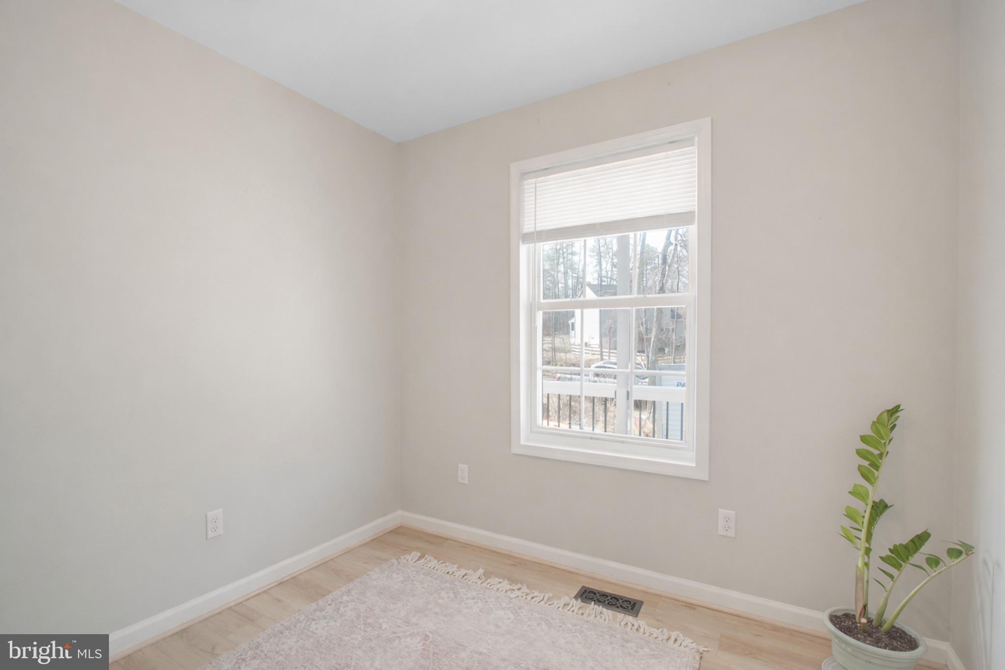 LAKE CAROLINE - Residential