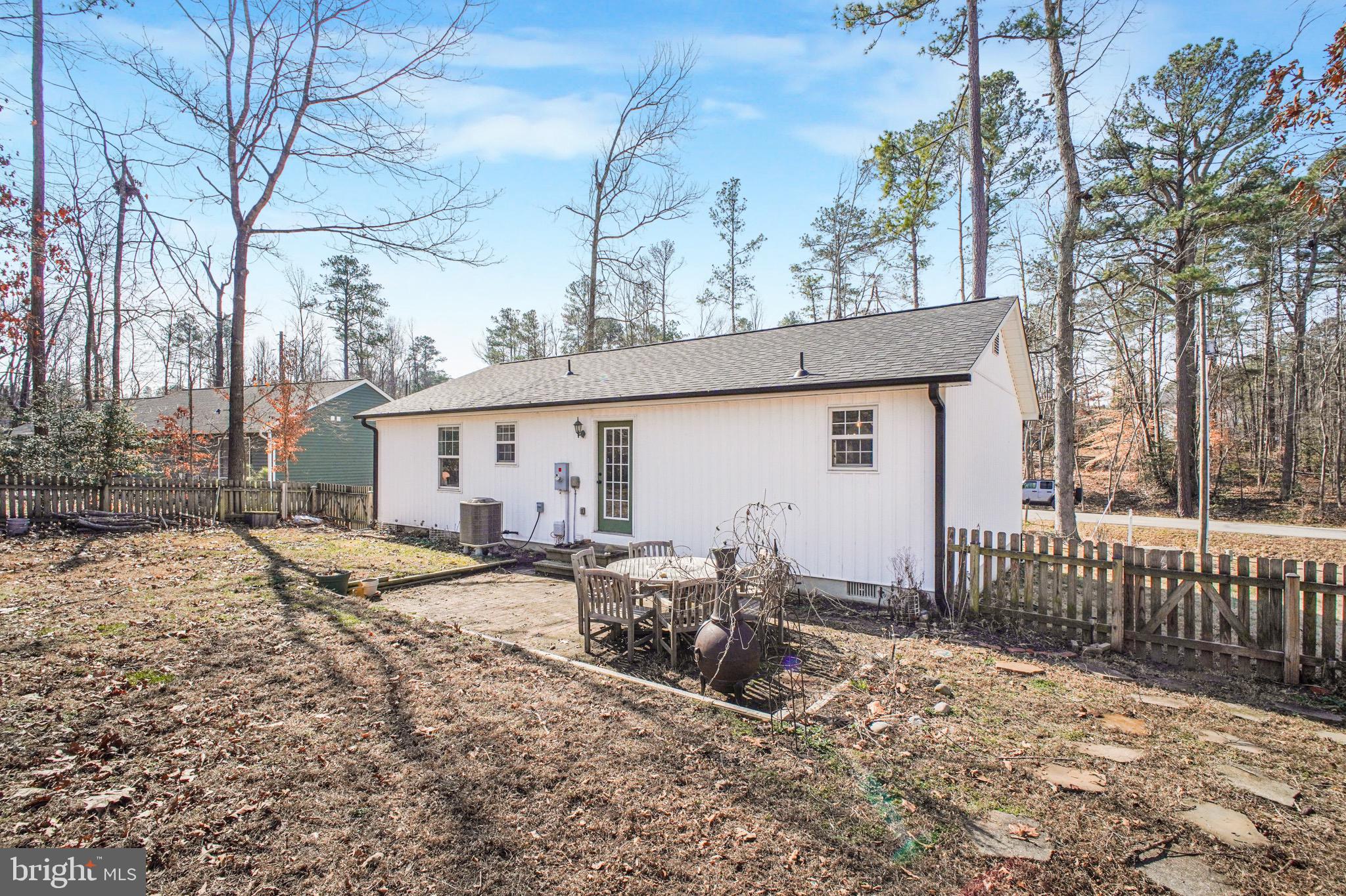 LAKE CAROLINE - Residential