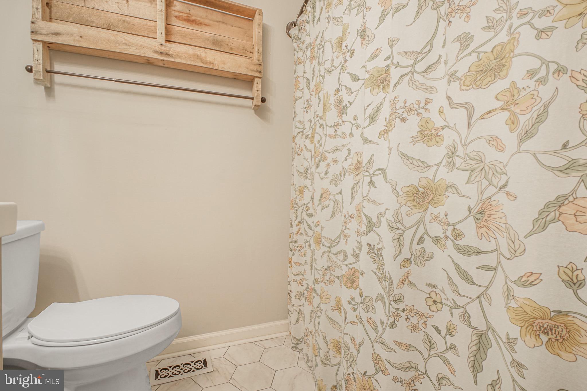 LAKE CAROLINE - Residential