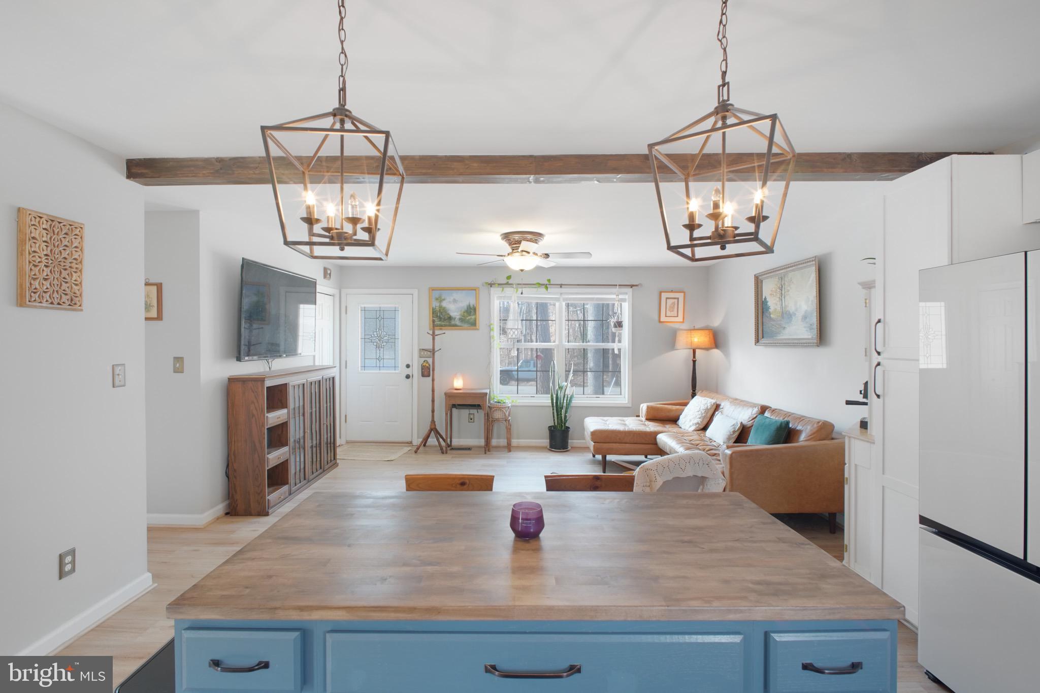 LAKE CAROLINE - Residential