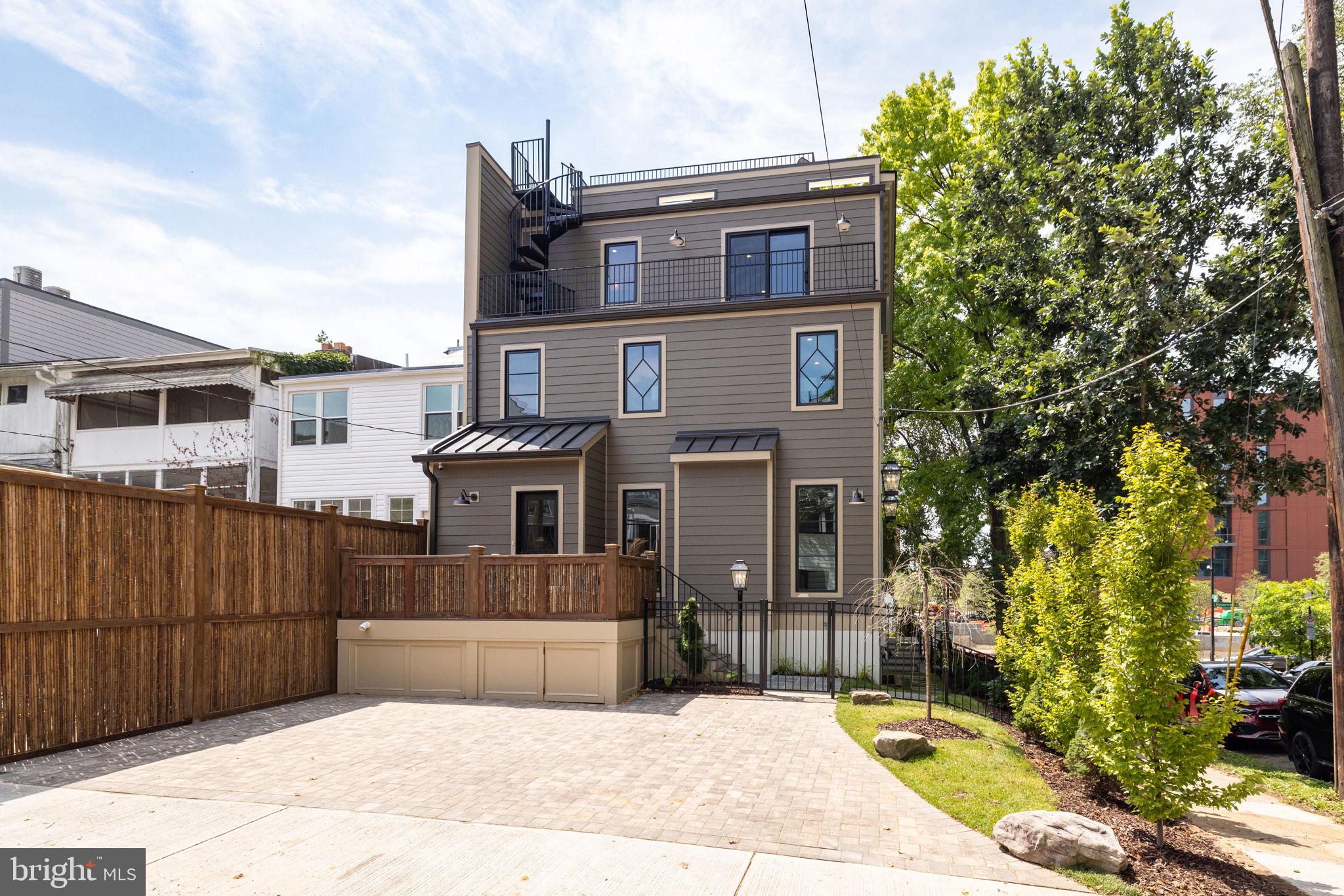GEORGETOWN - Residential