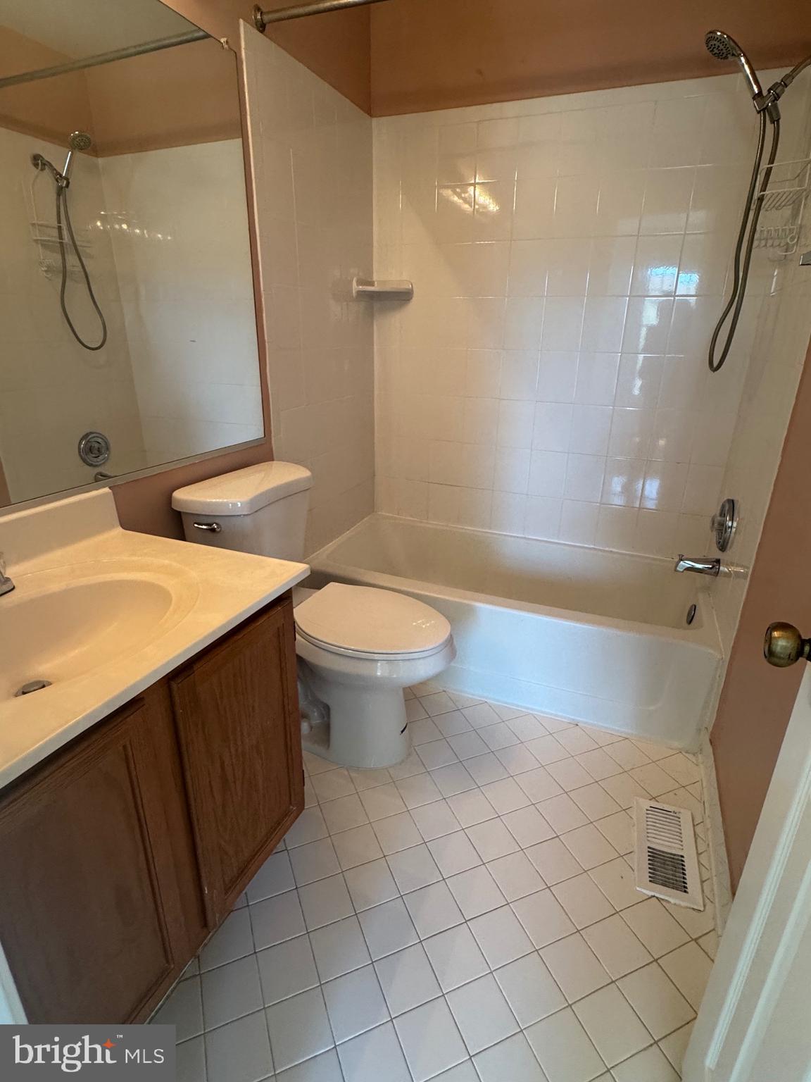 BALLSFORD - Residential Lease