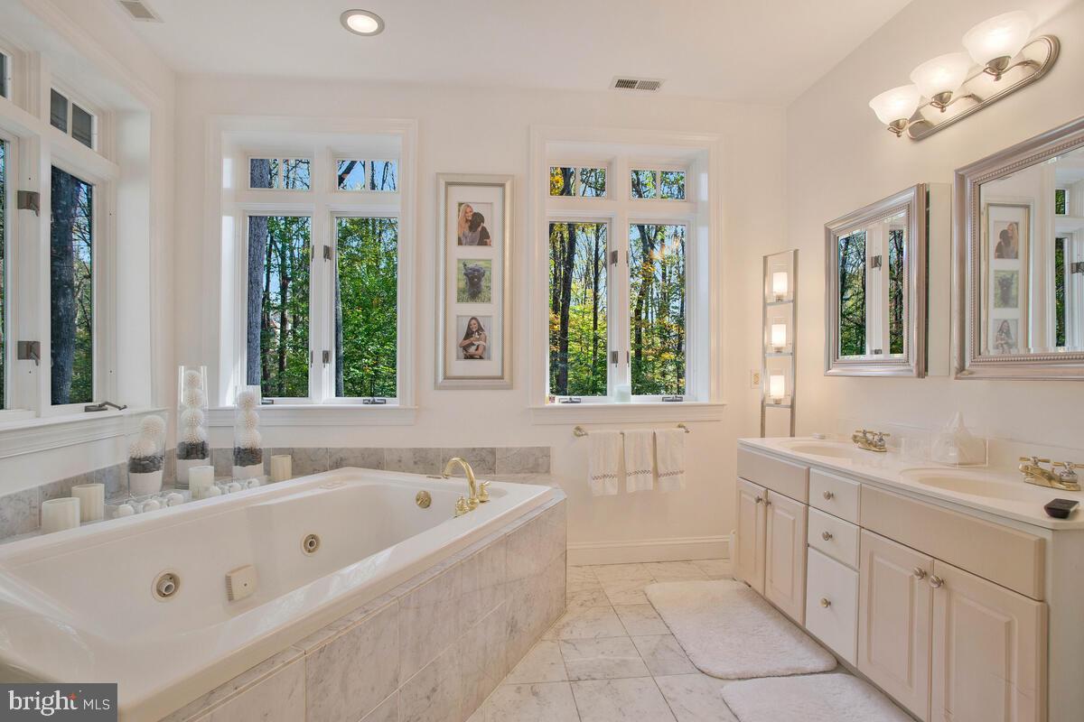 CRANBERRY WOODS - Residential