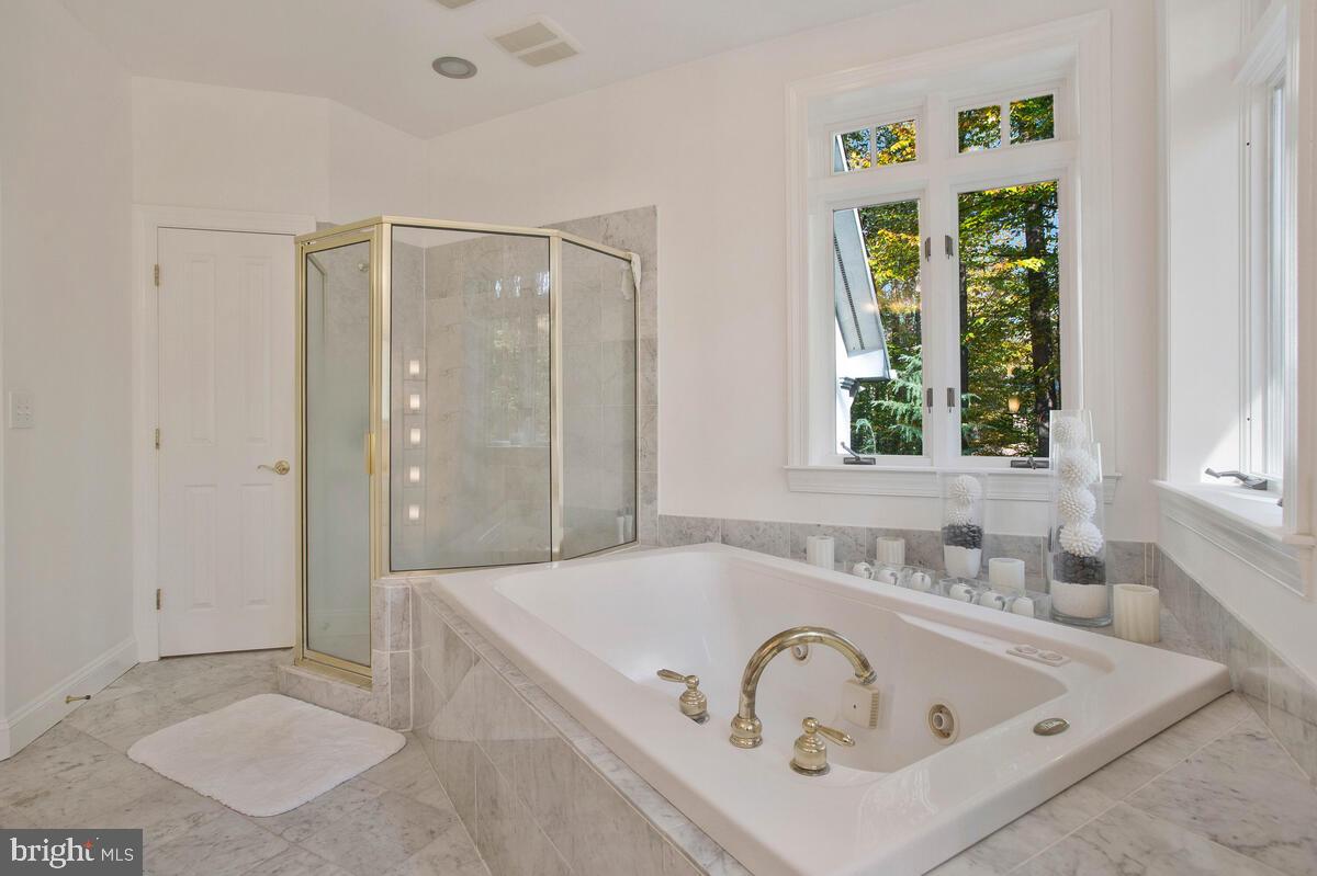 CRANBERRY WOODS - Residential