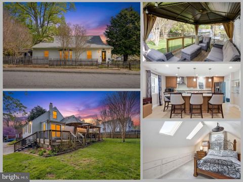 Photo of 10816 Crest Street, FAIRFAX, VA 22030 (MLS # VAFC2007868)