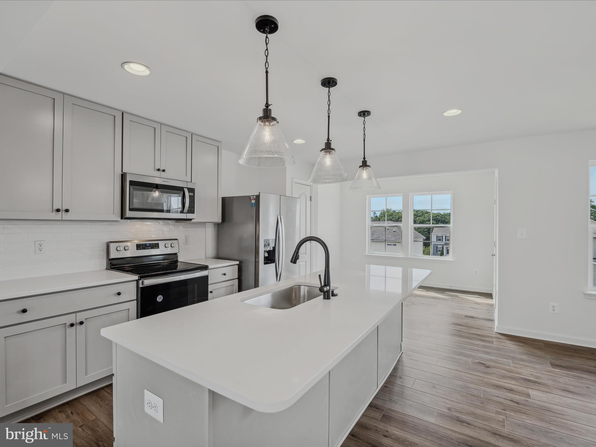 OVERLOOK AT RIVERSIDE TOWNHOMES - Residential Lease