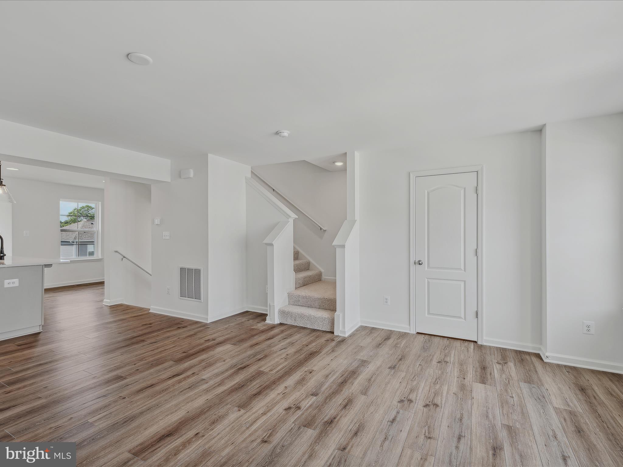 OVERLOOK AT RIVERSIDE TOWNHOMES - Residential Lease