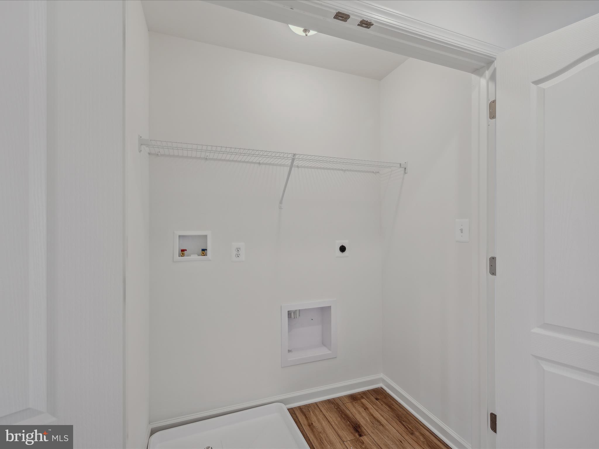 OVERLOOK AT RIVERSIDE TOWNHOMES - Residential Lease