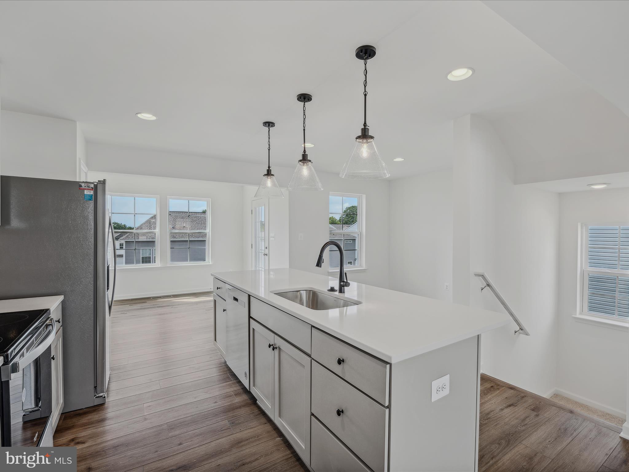 OVERLOOK AT RIVERSIDE TOWNHOMES - Residential Lease