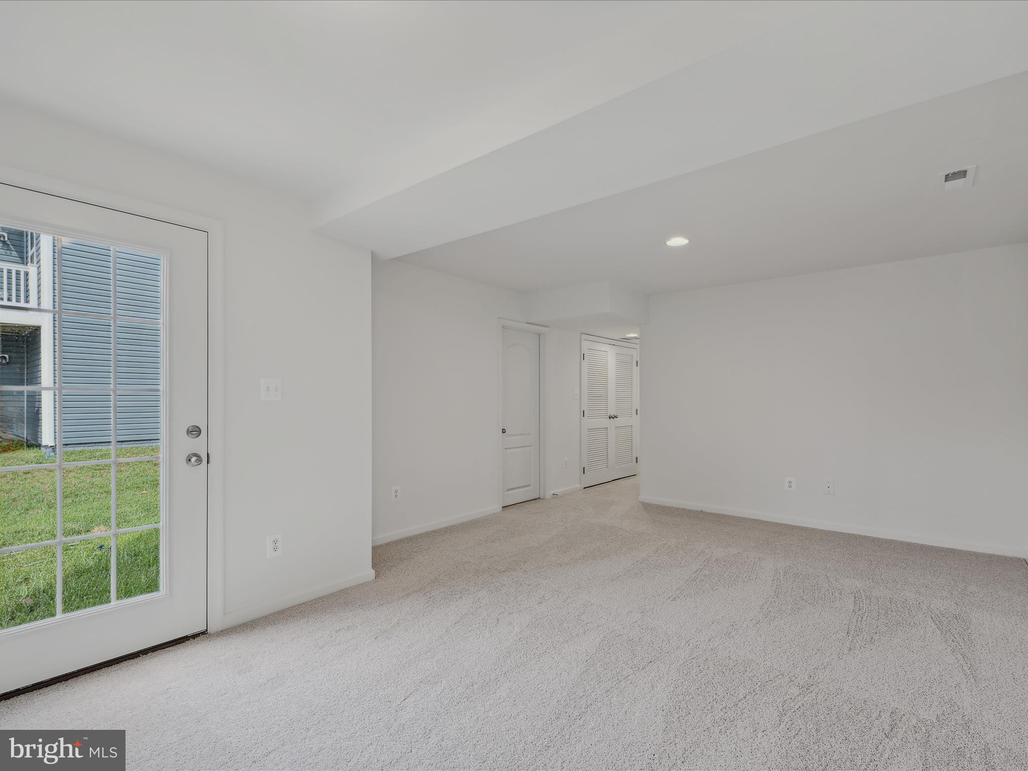 OVERLOOK AT RIVERSIDE TOWNHOMES - Residential Lease