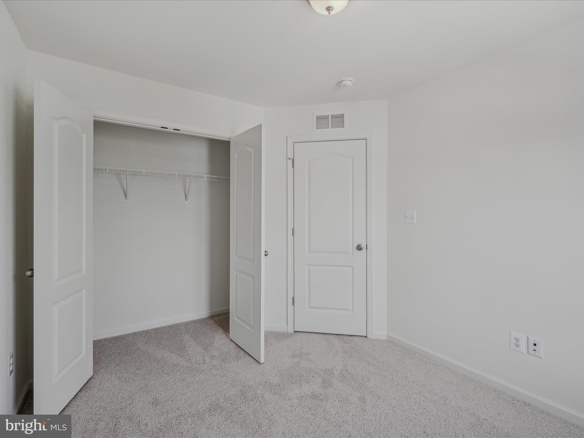 OVERLOOK AT RIVERSIDE TOWNHOMES - Residential Lease