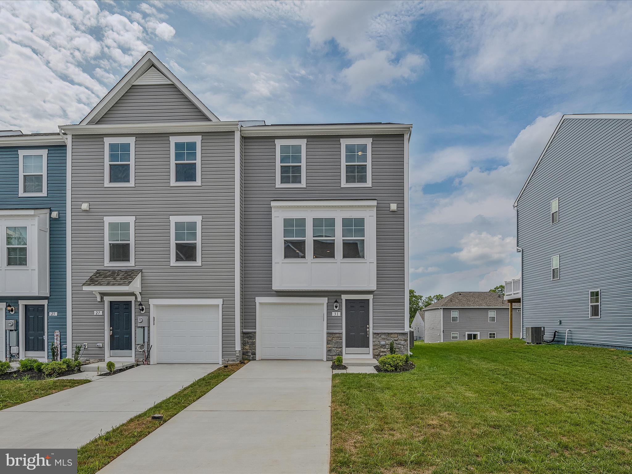 OVERLOOK AT RIVERSIDE TOWNHOMES - Residential Lease