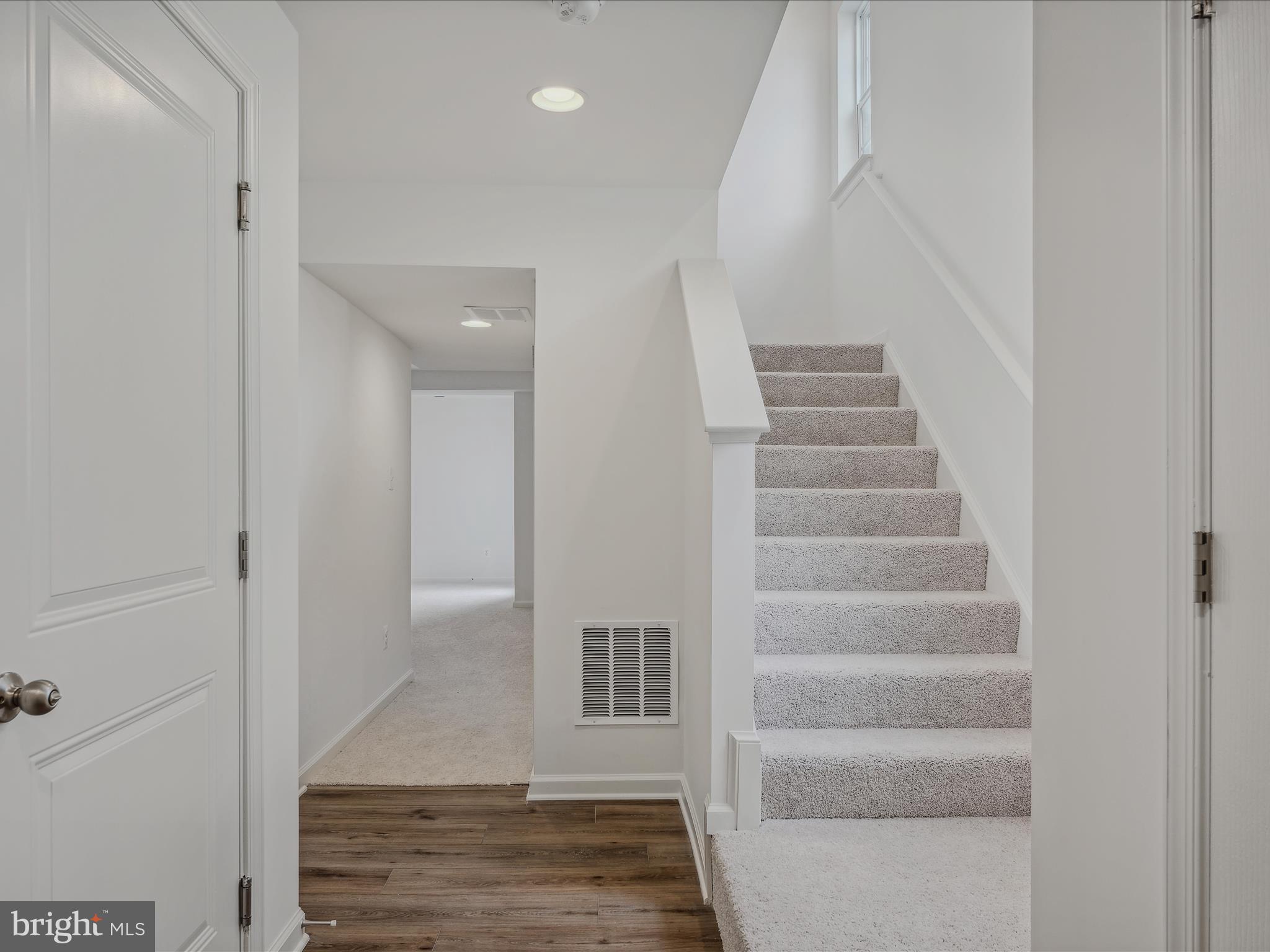 OVERLOOK AT RIVERSIDE TOWNHOMES - Residential Lease