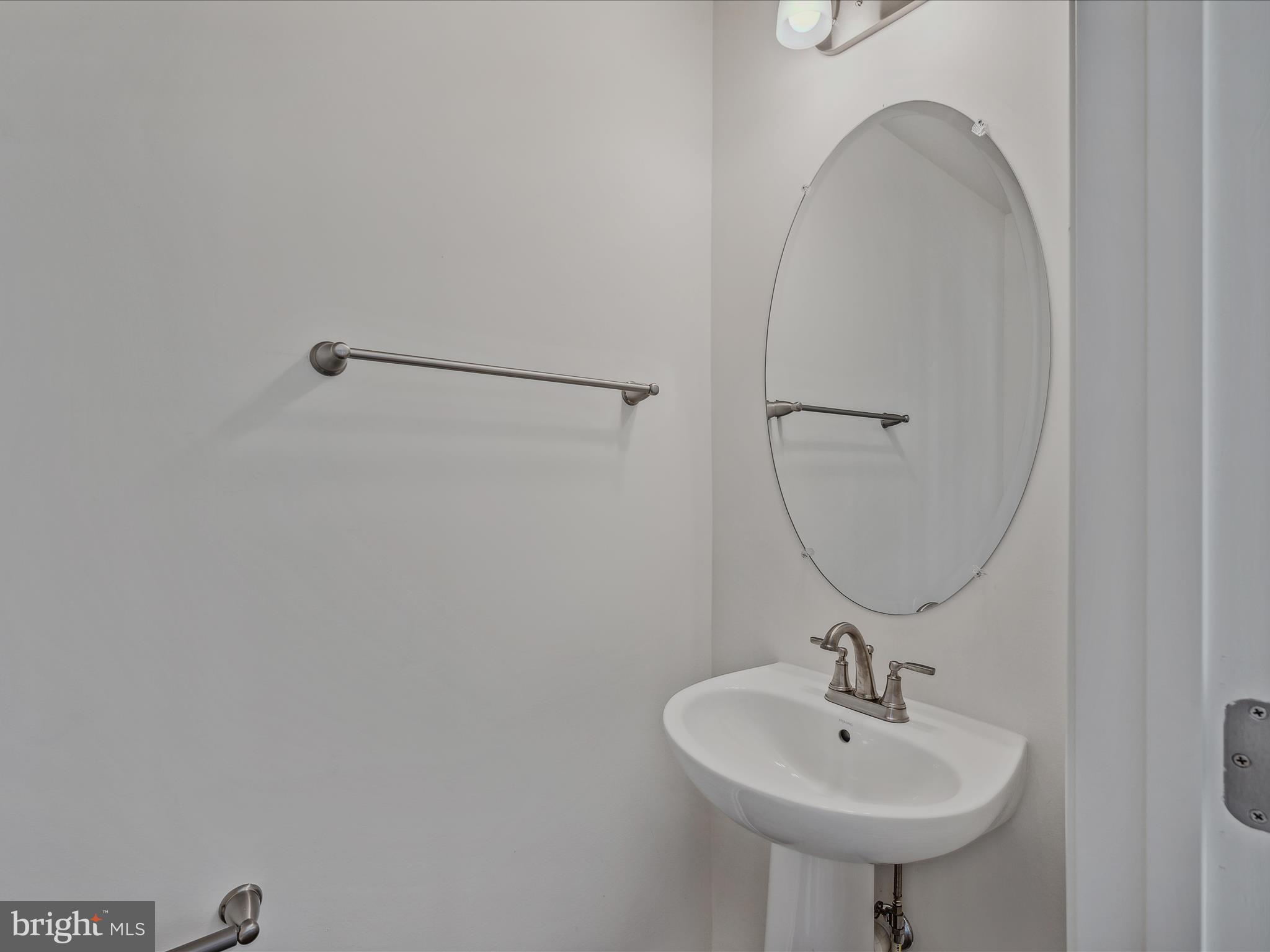 OVERLOOK AT RIVERSIDE TOWNHOMES - Residential Lease