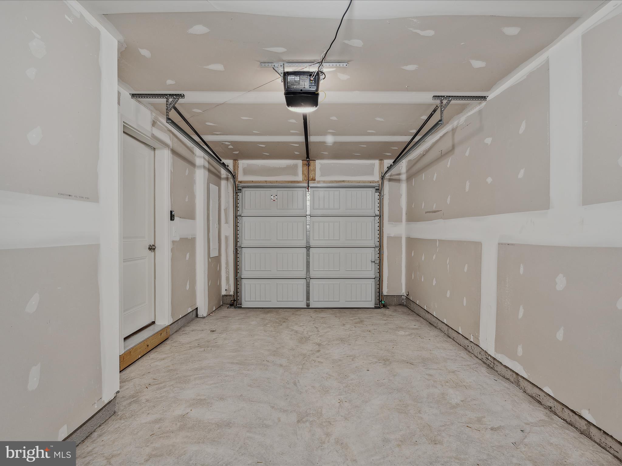 OVERLOOK AT RIVERSIDE TOWNHOMES - Residential Lease