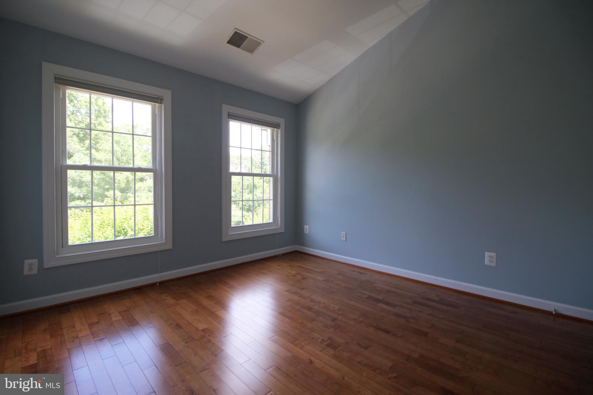 ELMWOOD - Residential Lease