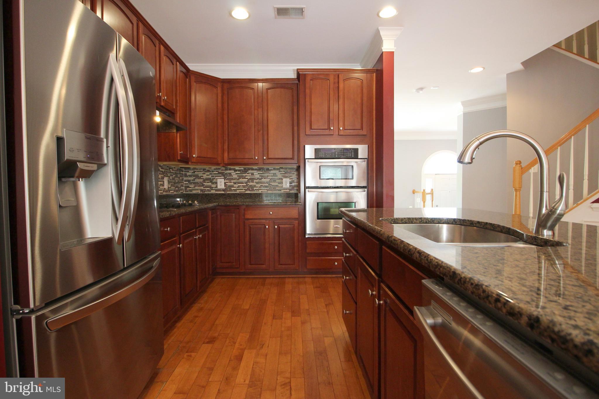 ELMWOOD - Residential Lease