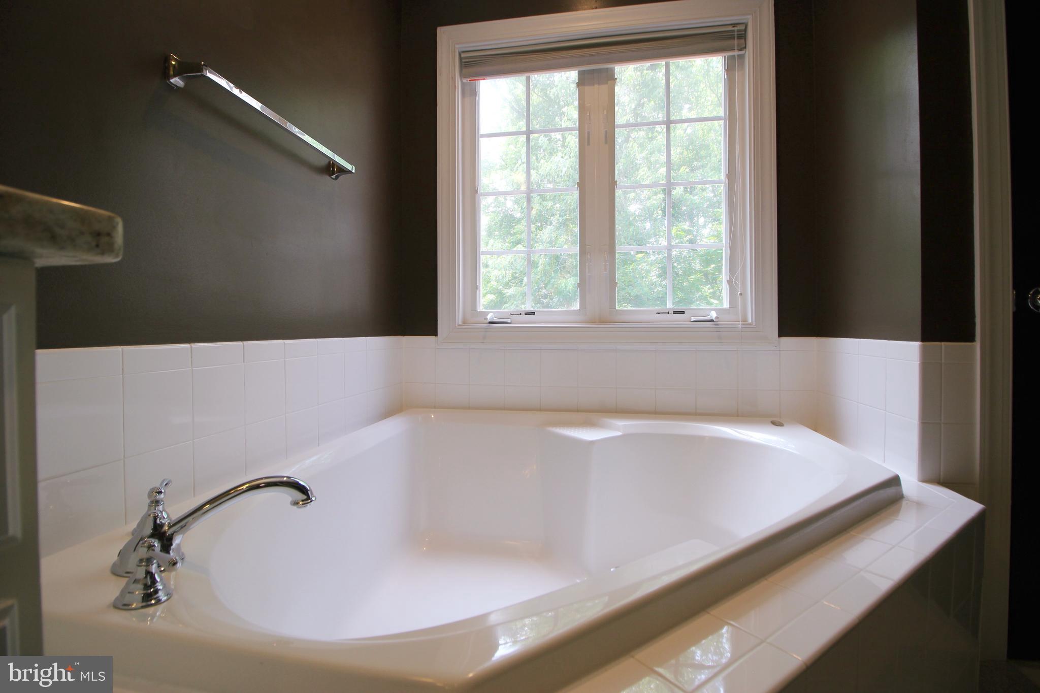 ELMWOOD - Residential Lease