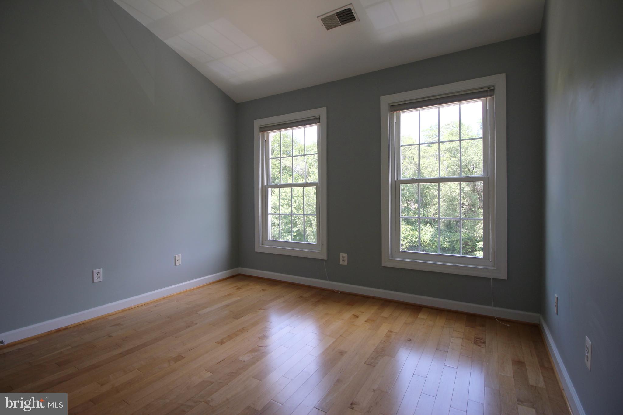 ELMWOOD - Residential Lease