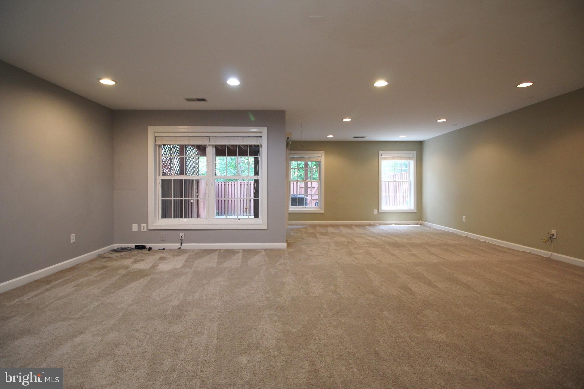 ELMWOOD - Residential Lease