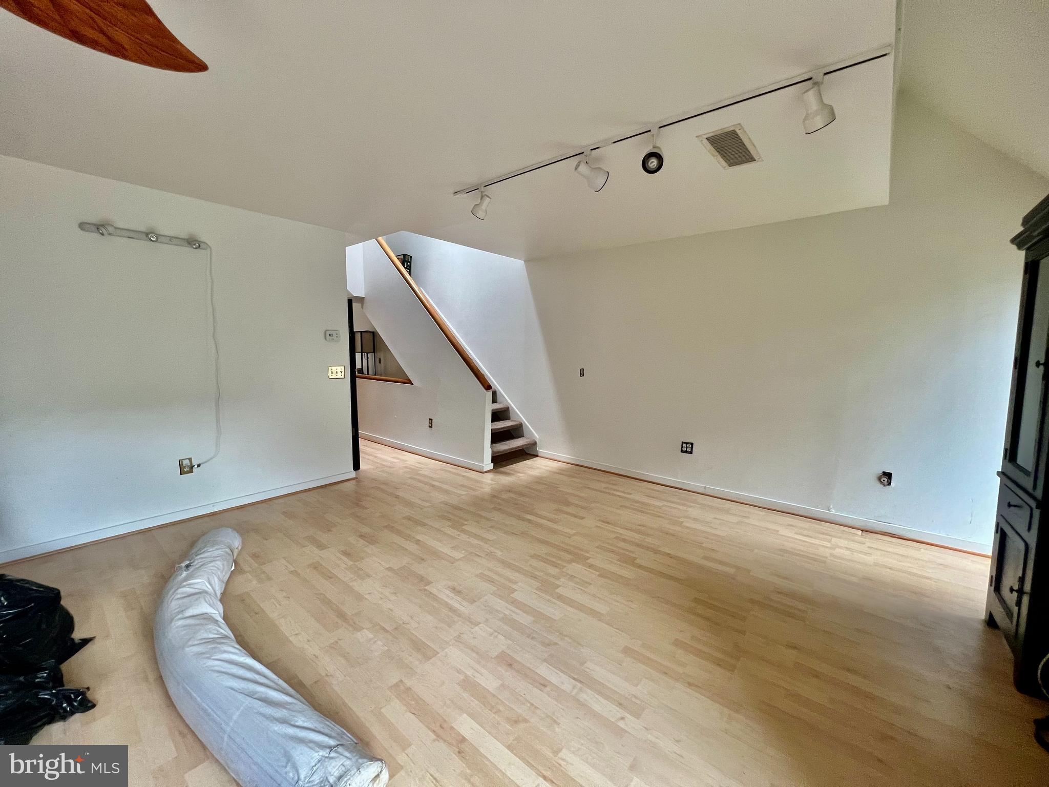 COLD SPRING NEWTOWN - Residential